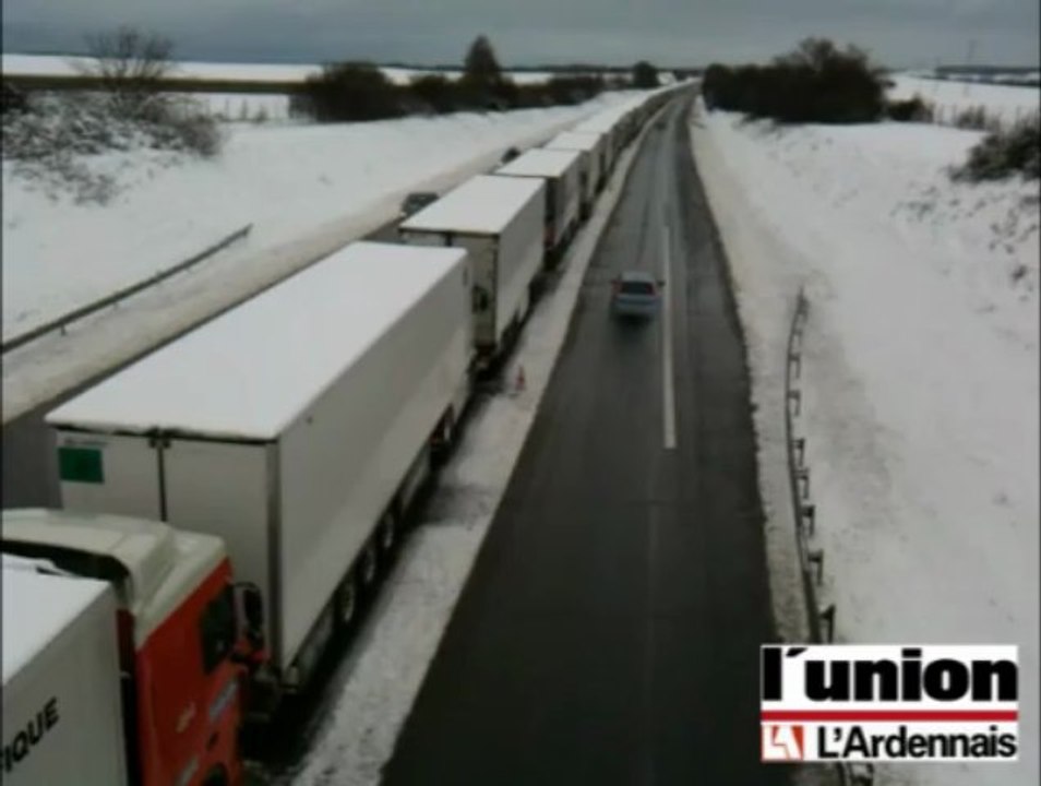 Les camions en file sur l'A26