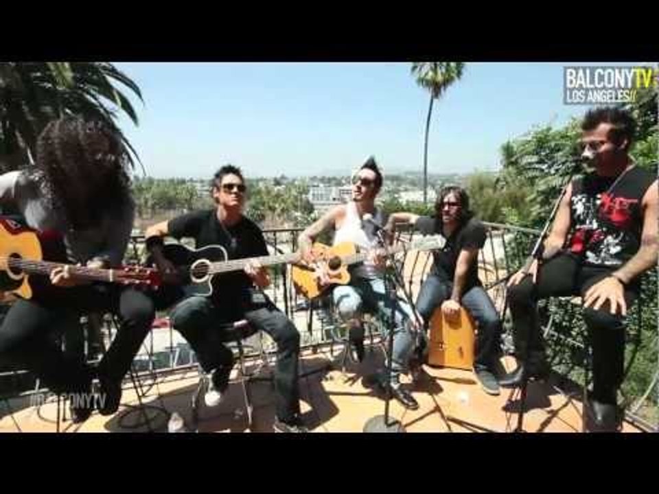 FUTURE VILLAINS - DEVIL IN HER BONES (BalconyTV)