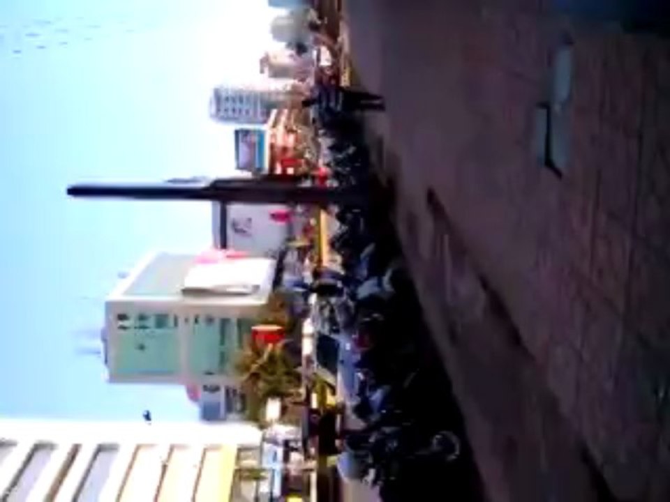 BOLLYWOOD PRODUCER DRUNK SLEEPING ON ROAD CAUGHT !!!!!!!!!!!