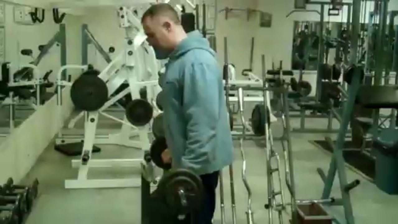 Dave doing the 30kgs barbell curl event in the Pick and Mix Challenge on konkura.com