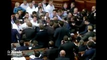 Une séance du Parlement ukrainien se transforme en pugilat