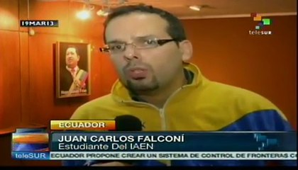 Estudiantes de Fundayacucho rinden homenaje a Hugo Chávez