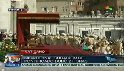 Miles de fieles dan calurosa bienvenida al papa Francisco