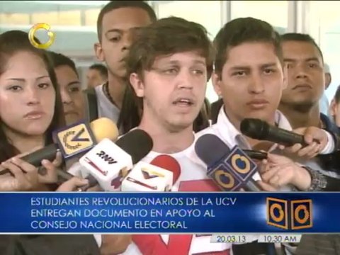 Estudiantes revolucionarios de la UCV acuden al CNE para manifestar respaldo al Poder Electoral