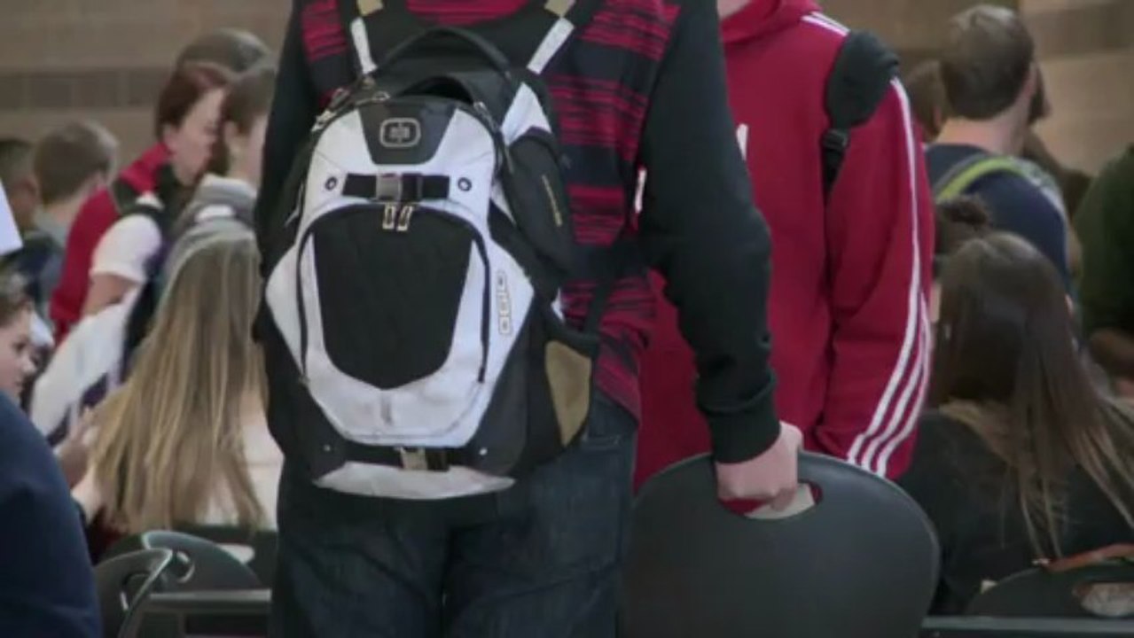 Waffengewalt in USA: Sicherheitsdebatte spaltet auch Columbine