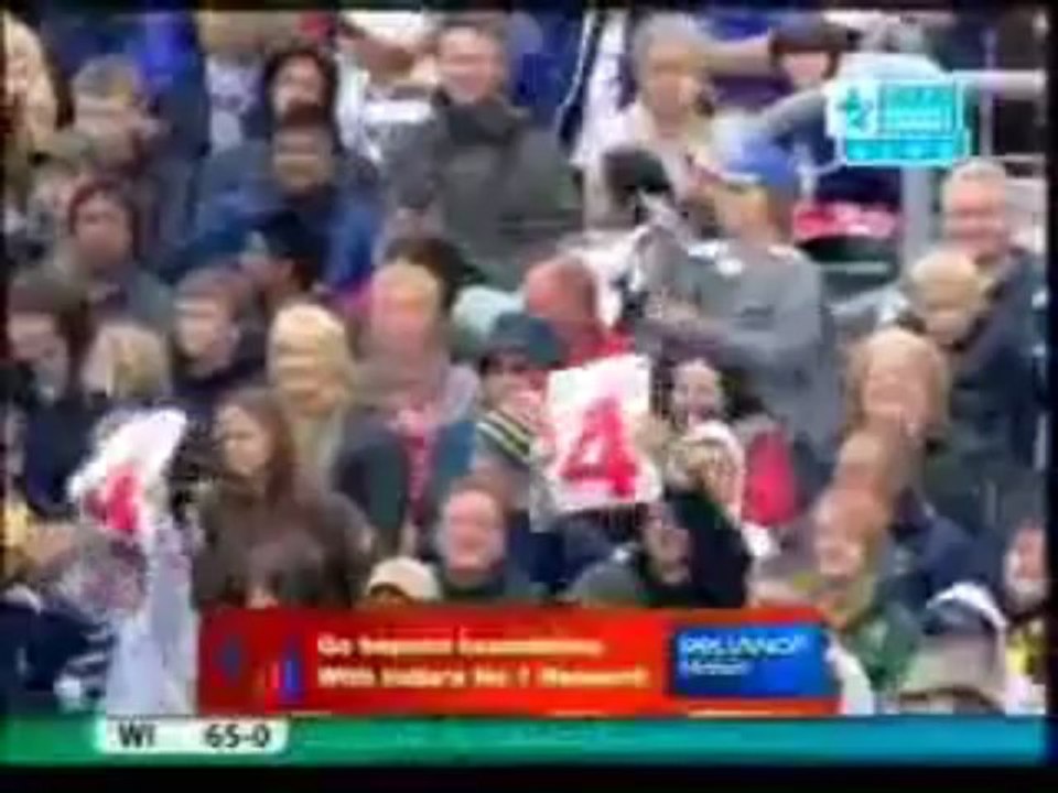 Chris gayle punching lee