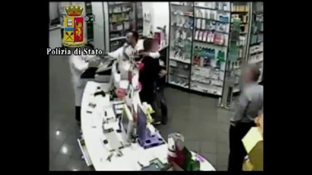 Milano - Arrestato rapinatore seriale di farmacie (16.03.13)