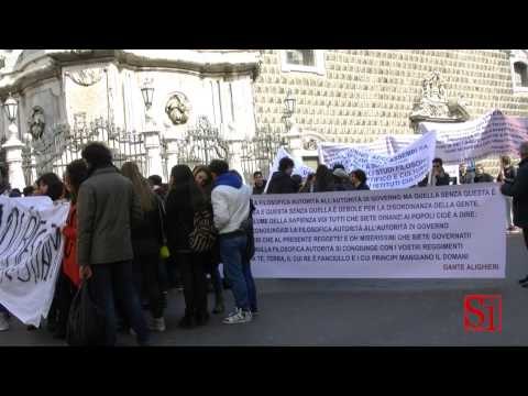 Napoli - Corteo per Istituto Studi Filosofici (16.03.13)