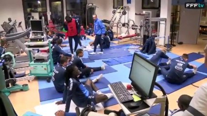 En salle de musculation avec les Bleus
