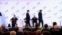 Medvedev, Rusya-AB konferansı öncesi Barroso ile bir...