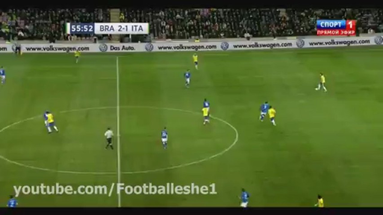 Brésil - Italie : La sublime frappe de Mario Balotelli