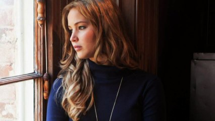 Jennifer Lawrence's Rosy Cheeks Snowy Fashion!