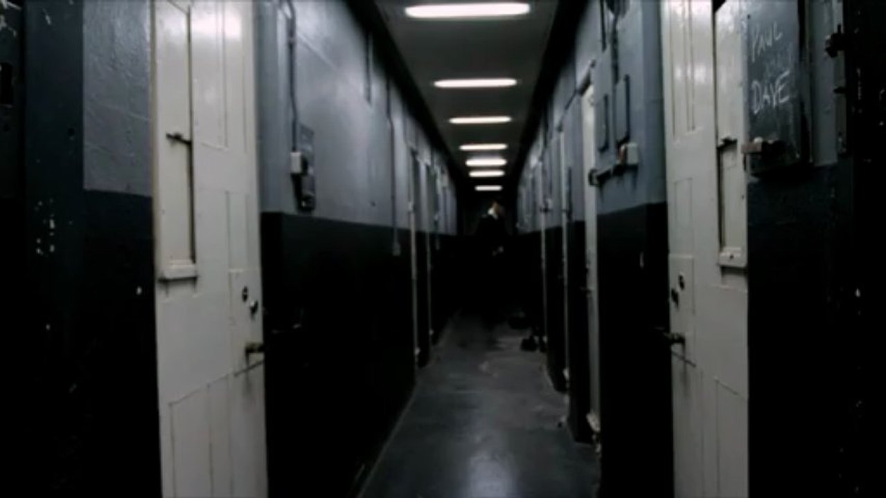 ILL MANORS - Extrait 1 - L'assistante sociale d'Aaron