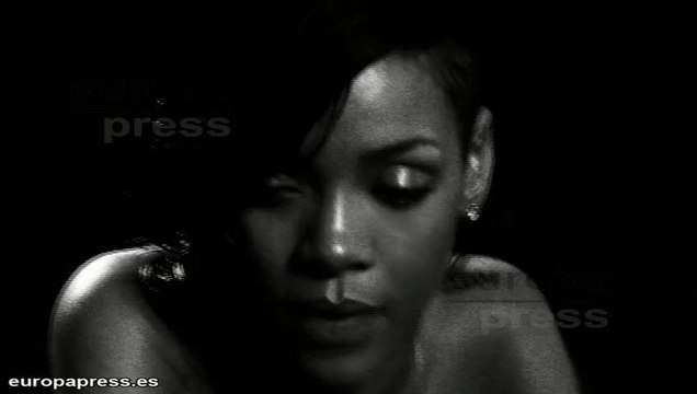 Rihanna consigue orden de alejamiento contra un fan