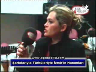 ŞARKILARIYLA TÜRKÜLERİYLE İZMİR'İN HANIMLARI