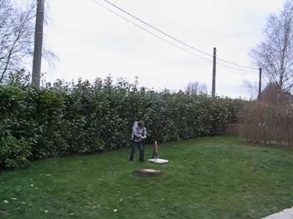 fusée a eau demarrée par Eliot