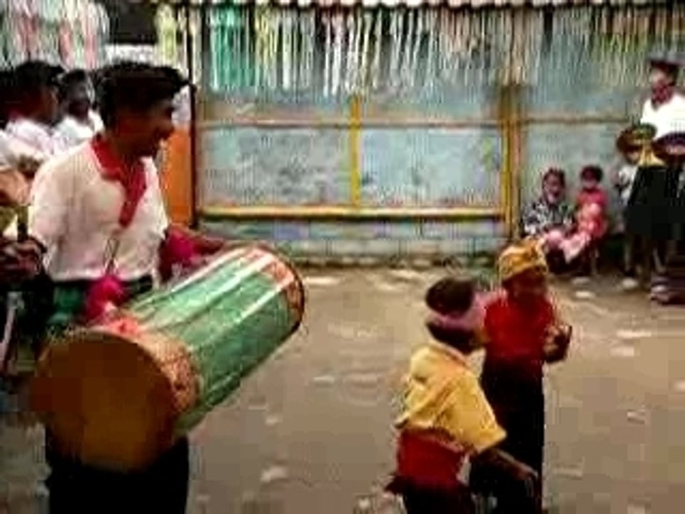 lombok-danse-traditionnelle