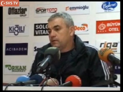 Rıza Çalımbay hakem hatalarından şikayetçi