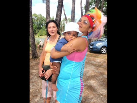 La poetesse Nathy Ebriet à l'étang de Jemaye 24410