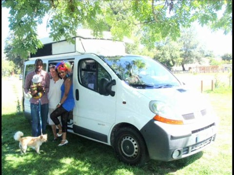 La poetesse Nathy Ebriet voyage a Brantôme 24310