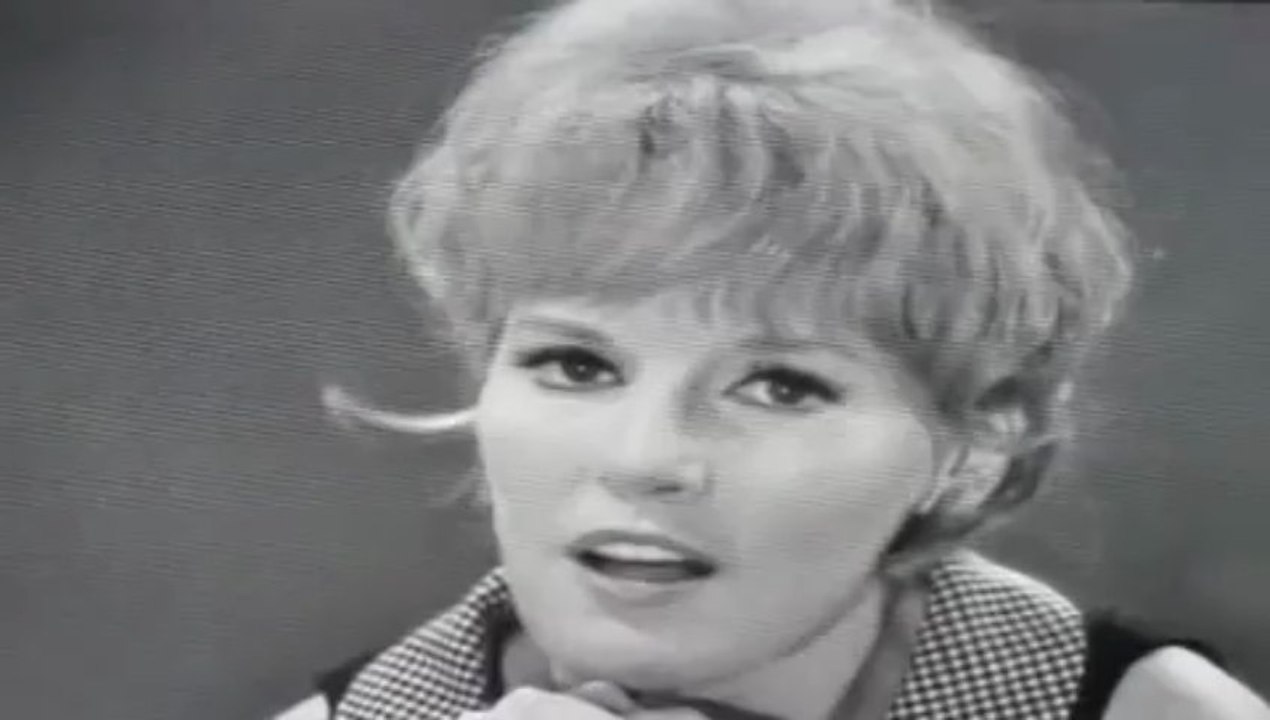 -Petula CLARCK  (1964)- reprise:""  CLOPIN CLOPANT  ""