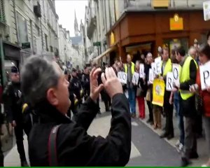 Manif contre NDDL lors de la visite de Jean Marc Ayrault à Angers