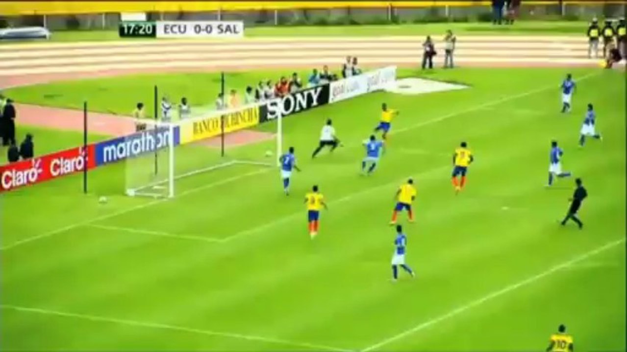 Traum-Vorlagen! Manchesters Valencia schockt El Salvador