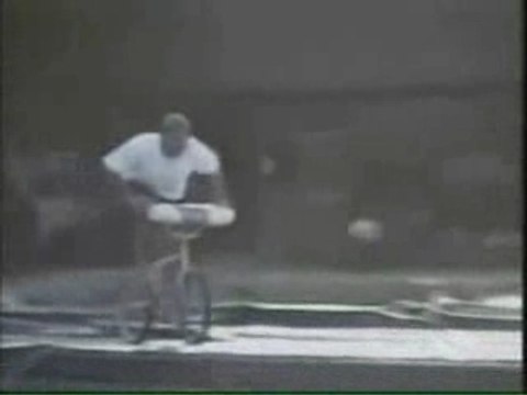 Compilation Régis fait du vélo