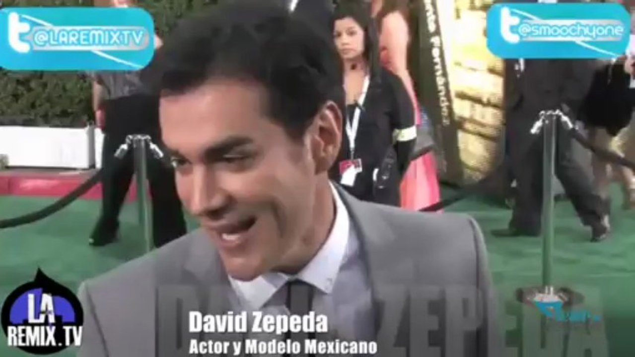 Entrevista a David Zepeda @davidzepeda1 en la alfombra verde de los Latin Grammy 2011