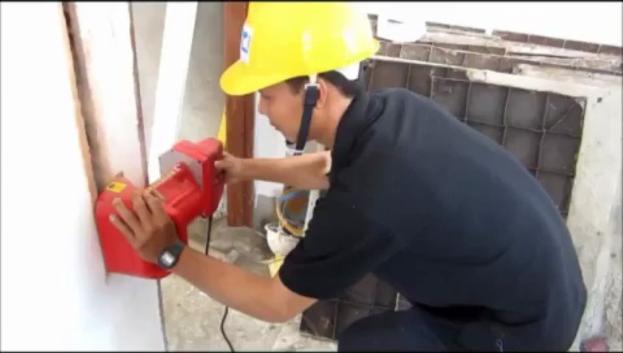 Kỹ sư Mai Thủy demo sử dụng máy phay đục rãnh tường Macroza - Hotline 0913 23 80 23