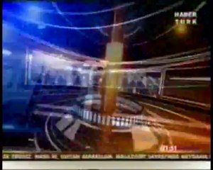 Ece Üner Kardeş Türkülerle Halay Çekti