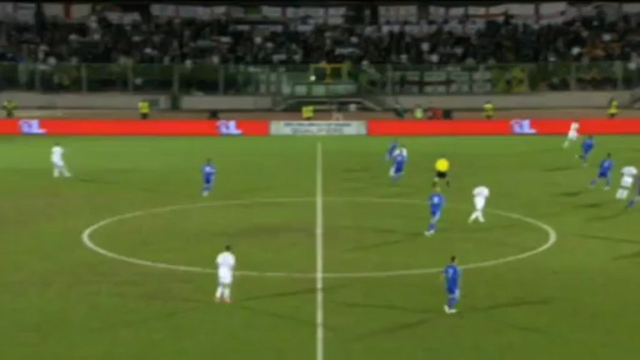 Achtfache abreibung! england zerlegt fußballzwerg