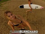 Alana Blanchard & Monyca Byrne-Wickey - Surfing - Hawaï - 2011