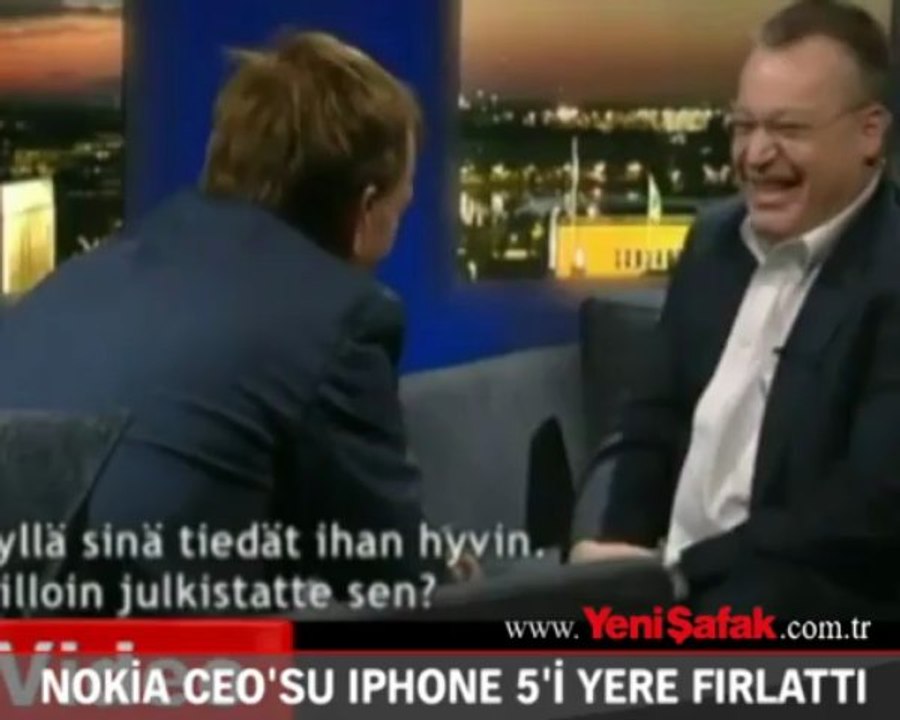 Nokia CEO'su iPhone'u böyle yere fırlattı