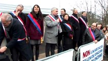 L'ensemble des élus des villes autour du Bois de Vincennes manifestent contre le projet d'aire d'accueil pour les gens du voyage