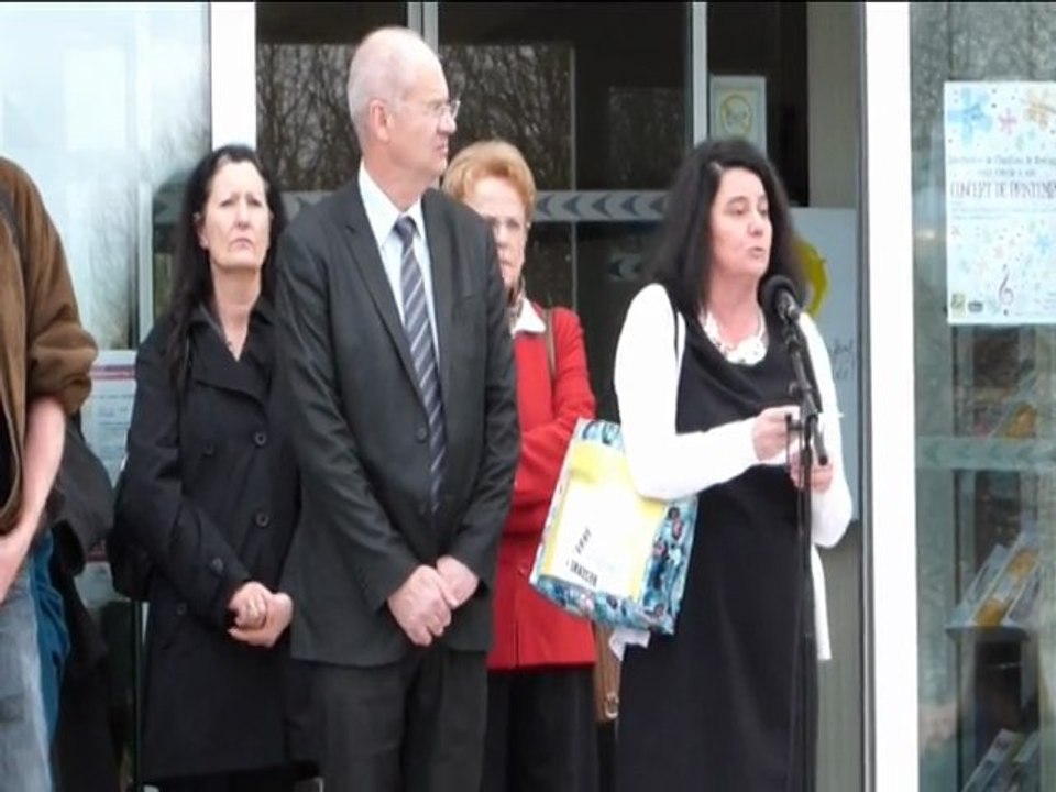 Manifestation pacifiste à Chartres de Bretagne