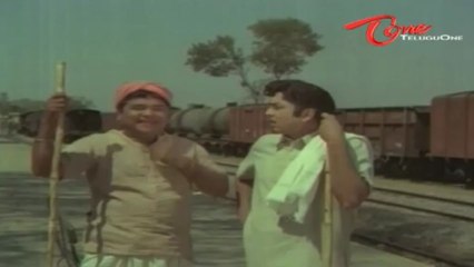 ANR Funny Scene With Padmanabham In Railway Station