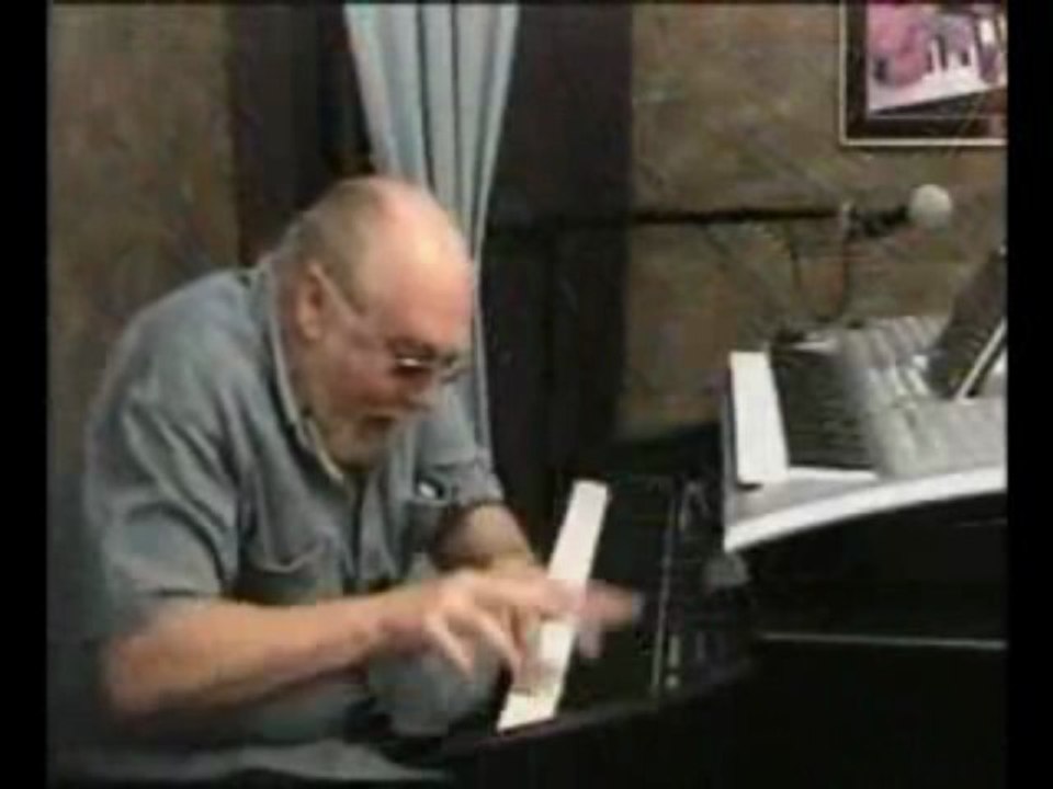 Autre chose que le potin de ce moment, qu'ils nomment "musique"!