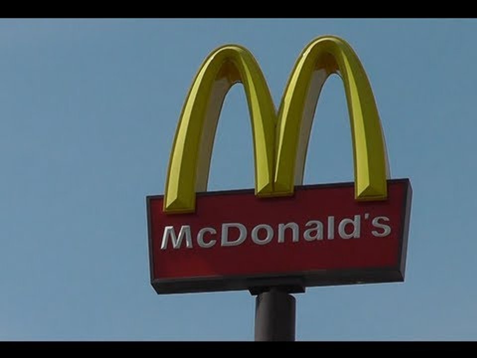 Napoli - La protesta dei dipendenti Mc Donald's (23.03.13)