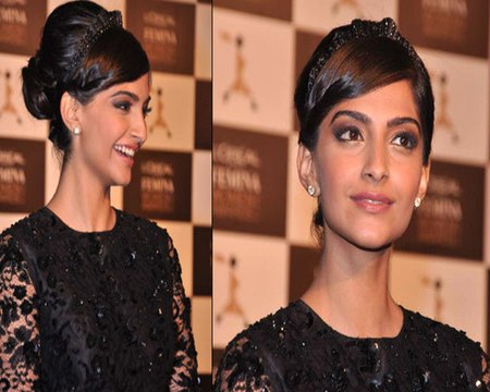Hot Sonam Kapoor at Loreal Femina Women Awards 2013.