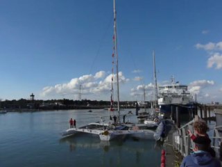 Mise à l'eau Arkema-Région Aquitaine le nouveau Trimaran de Lalou Roucayrol sur NaviguerEnAquitaine.com v5