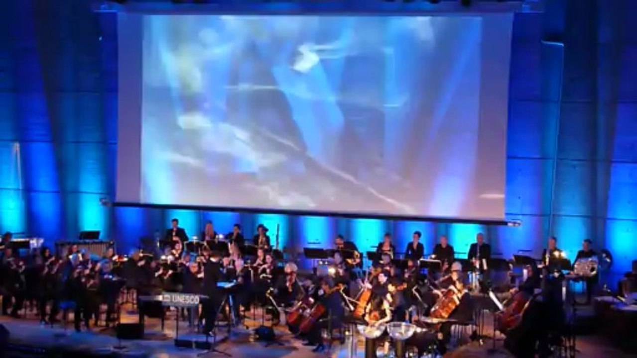 "Water Concerto" (percussions à eau et orchestre) de Tan Dun