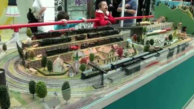 Expo modelisme ferroviaire quartier libre Lescar 27 04 2012