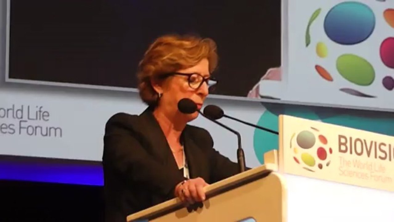 Geneviève Fioraso: les Français doivent avoir moins peur des sciences de la vie