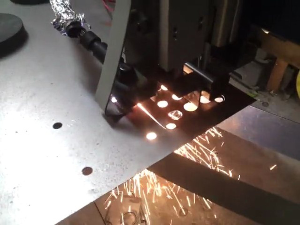 Découpe d'un porte fraise avec la table plasma