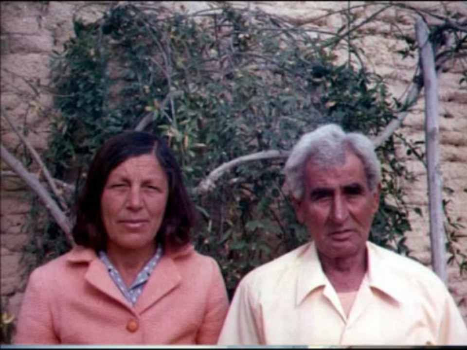 Muzaffer Akgün-Gurbet İllerinde Söyler Ağlarım