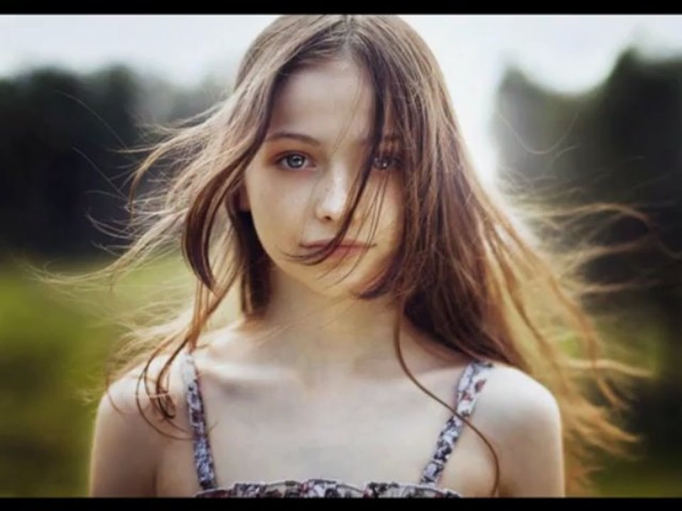 Hüseyin Kağıt - Bildiğin Gibi Değil..тE