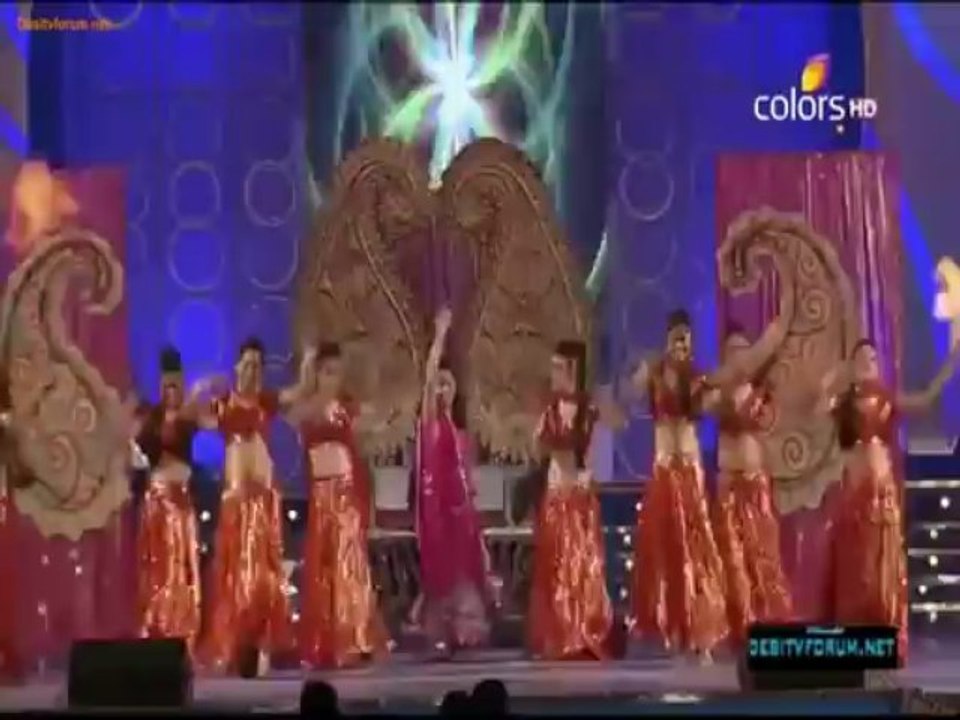 Madhuri Dixit in Umang Awards 2012
