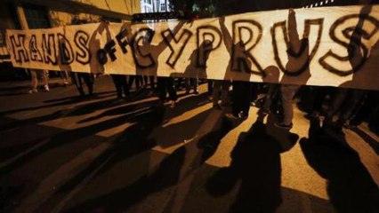 Cyprus in last-ditch talks to avert meltdown