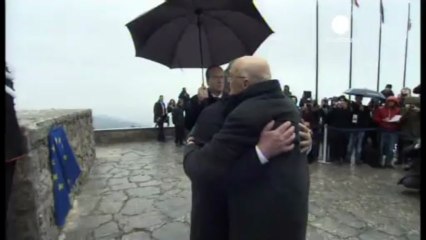 Les présidents italien et allemand commémorent un...